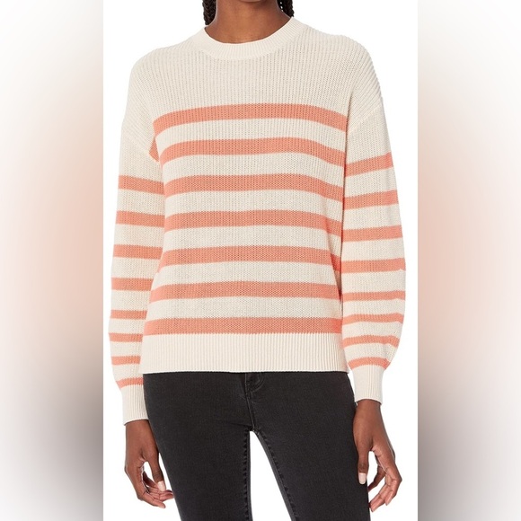 Velvet by Graham & Spencer Wren Sweater - NWT - Size L - Picture 1 of 12